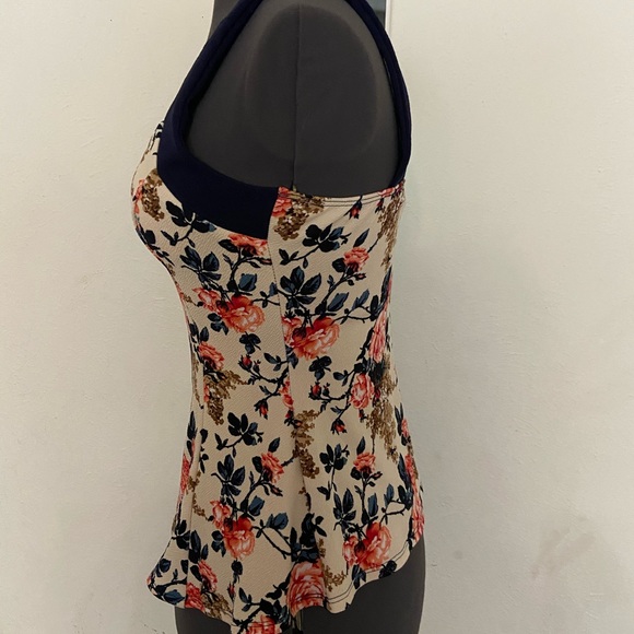 Floral print top - Picture 3 of 5